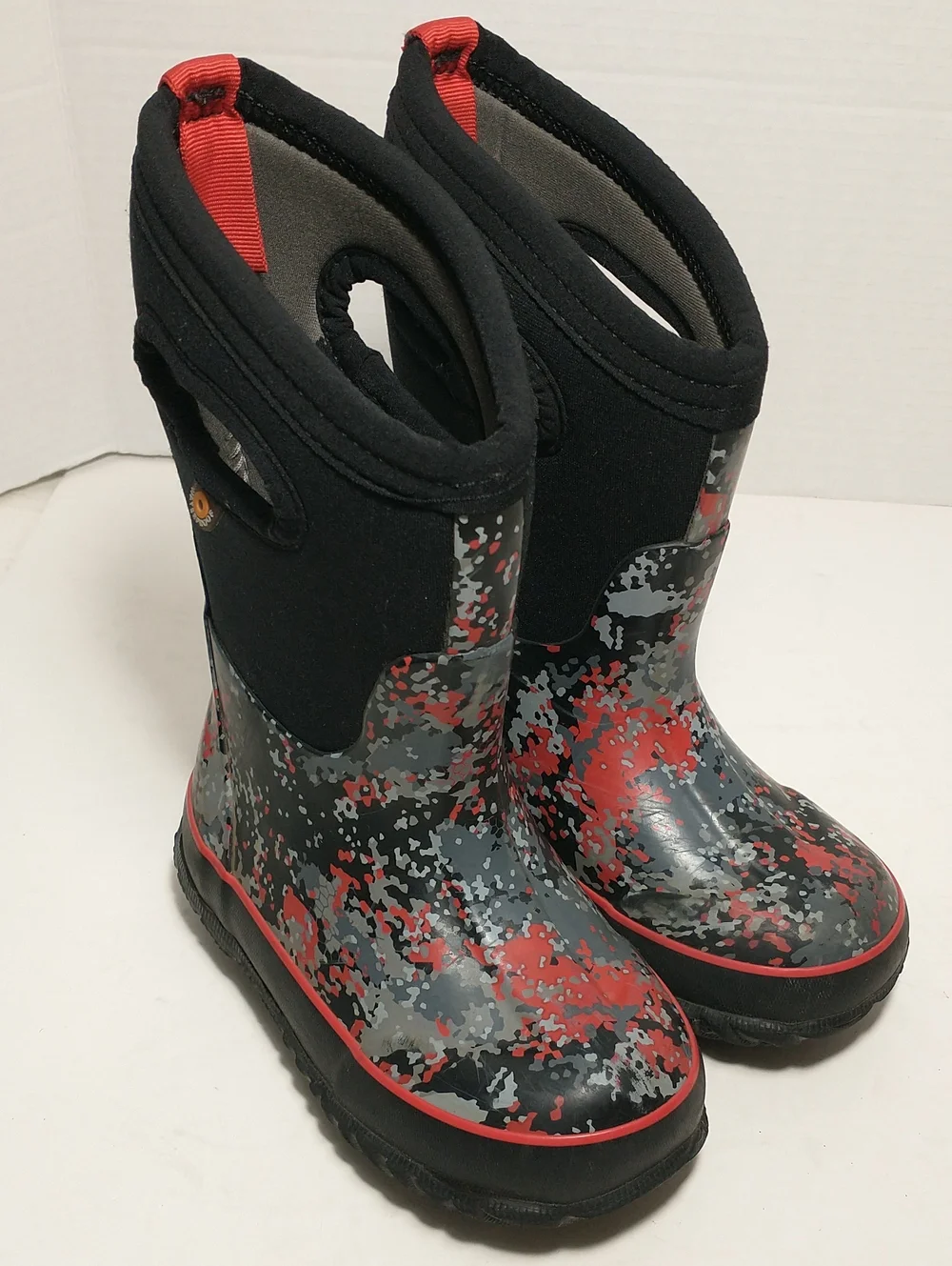 Bogs Classic Waterproof Winter Boot, Toddler Size 9, Red / Black, Rated -30°F